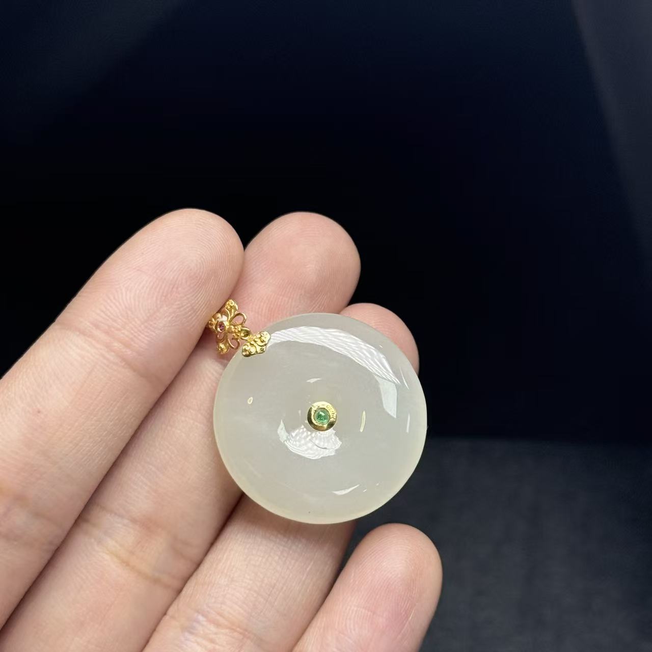 18K和田玉平安扣吊坠-约32*25*6mm-多样性发货-YSP金-B3996