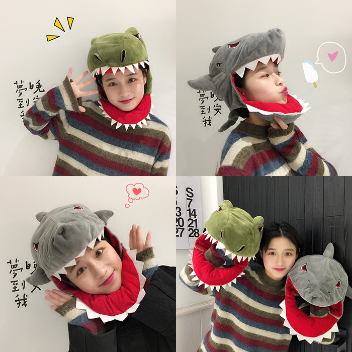 日系卡通毛绒原宿拍摄卖萌恐龙