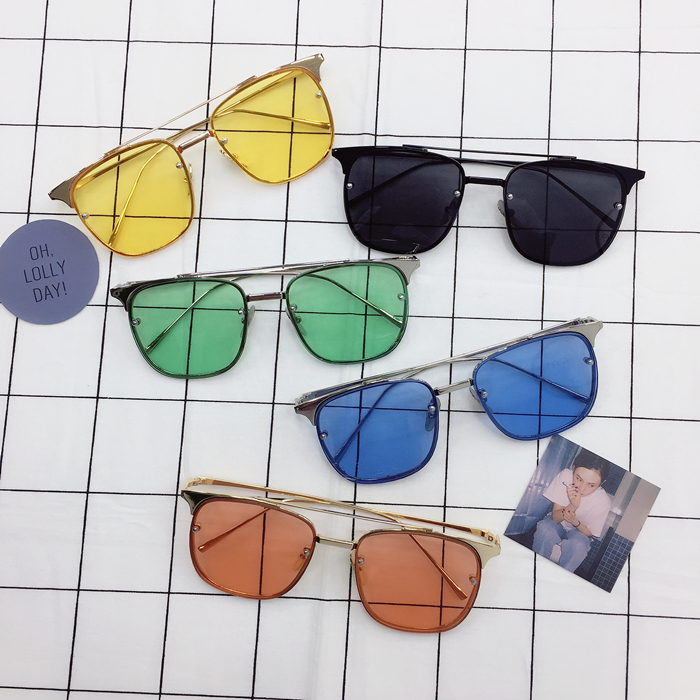 韩国原宿清新复古度假男女太阳眼镜个性金属框透明彩色海洋片墨镜