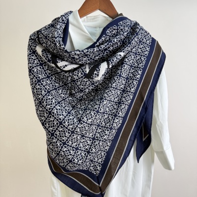 LOVE罗真丝澳毛大三角巾边长125cm四季时尚百搭通勤丝巾围巾披肩