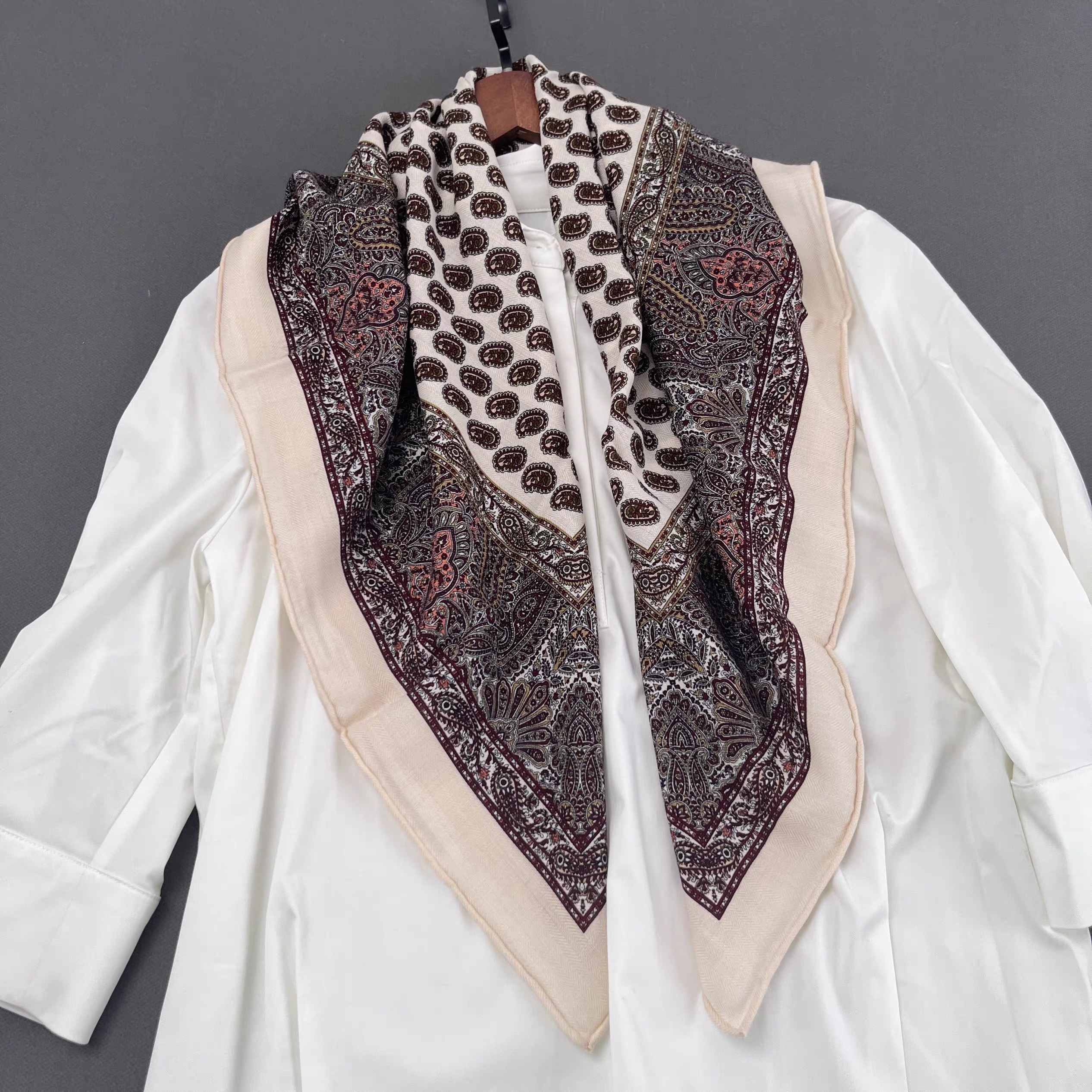 佩斯利腰果经典90丝毛混纺大方巾秋冬保暖丝巾围巾