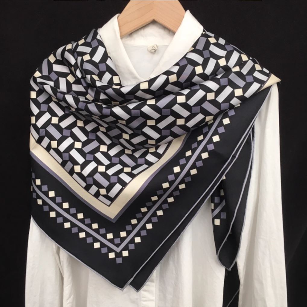 几何色块100桑蚕丝19姆重磅真丝斜纹砂洗大方巾110cm百搭披肩丝巾