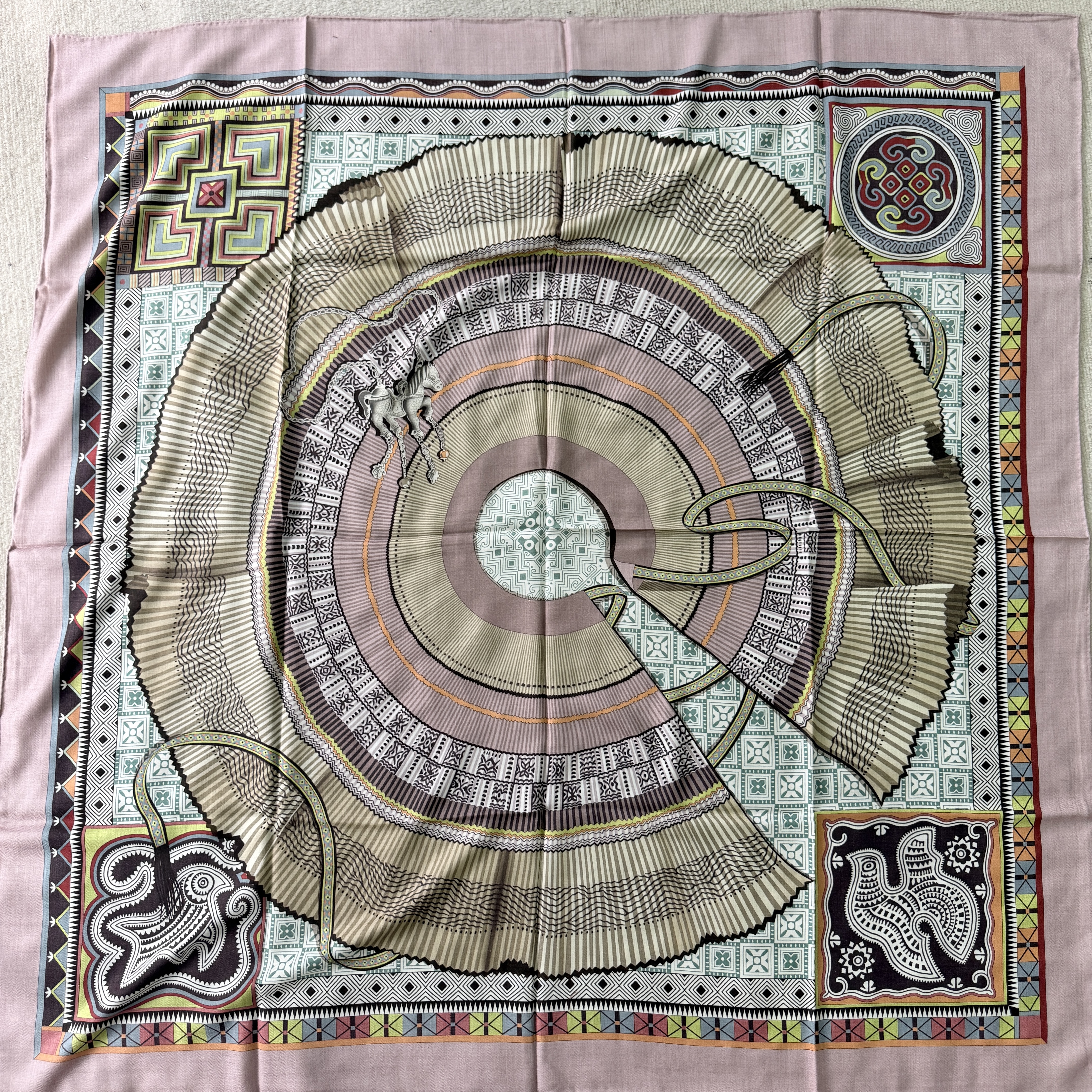 游牧织毯130cm大方巾双面异色丝毛四季时尚通勤百搭丝巾披肩围巾