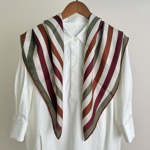 弯曲条纹90cm丝毛混纺大方巾时尚百搭秋冬保暖丝巾围巾