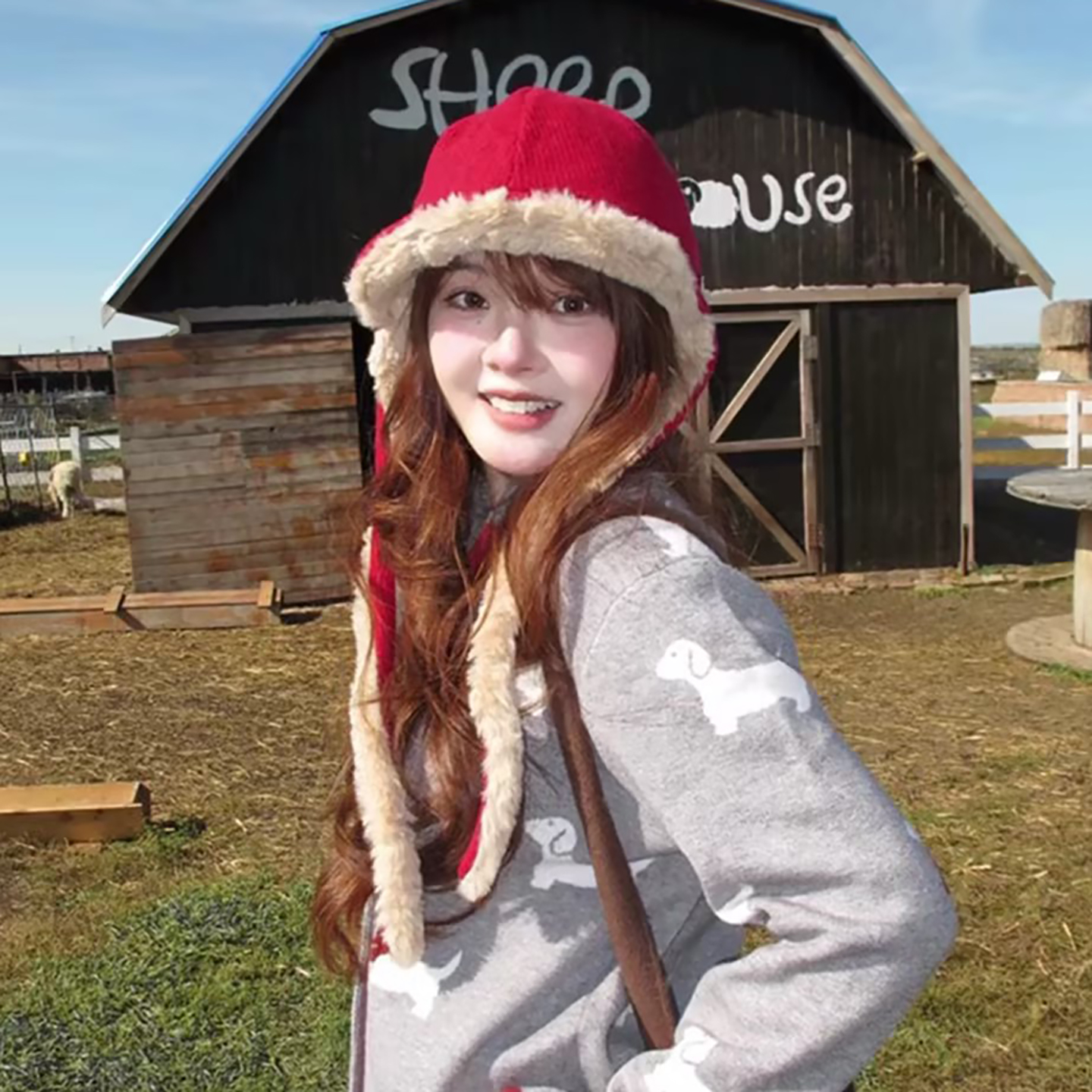 安可拉红绑带雷锋帽女秋冬保暖防寒显脸小毛绒帽子显脸小护耳帽子