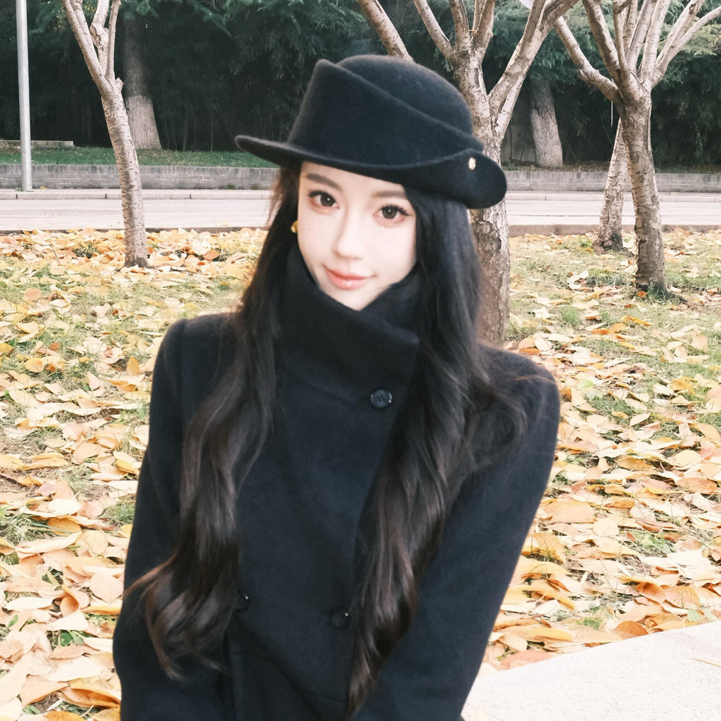 法式赫本风黑色礼帽女秋冬显脸小留洋千金名媛风气质卷边渔夫帽子