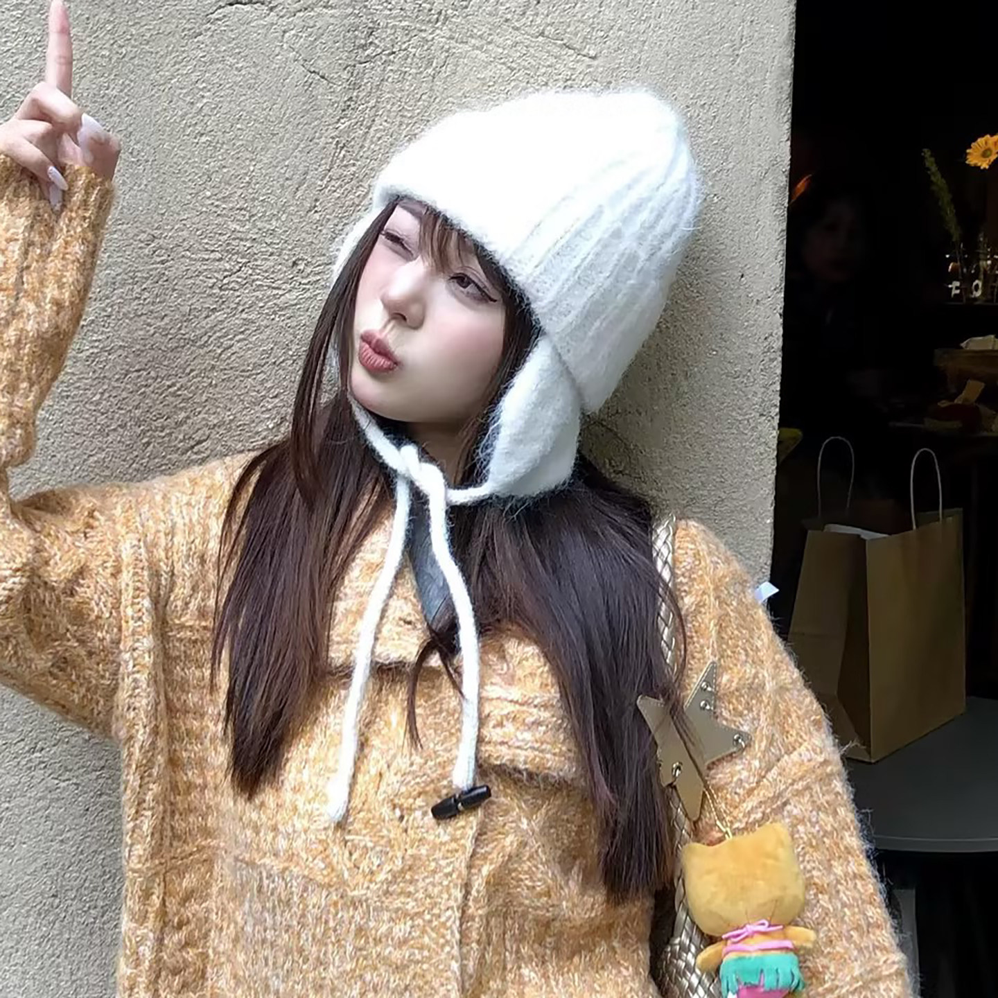 白色针织帽护耳帽女冬季氛围感显脸小毛线帽骑车保暖护耳帽雷锋帽