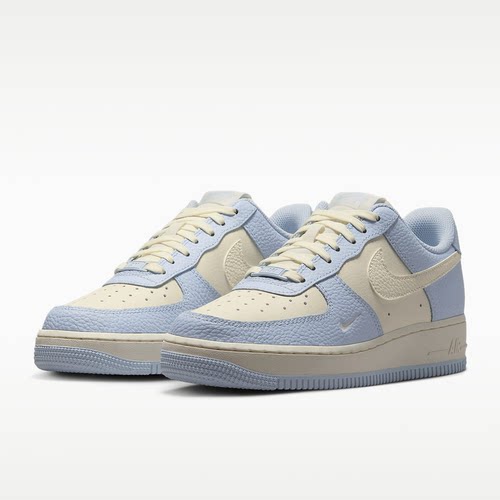 耐克女子AirForce1低帮板鞋