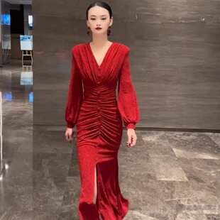 轻奢秋冬款灯笼袖褶皱鱼尾两色修身收腰显瘦气质连衣裙长袖打底裙