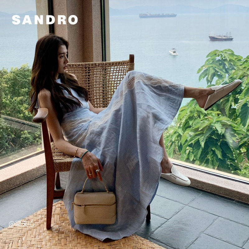 SANDRO2026夏季新款女装法式时尚挂脖领收腰蕾丝花边长款连衣裙