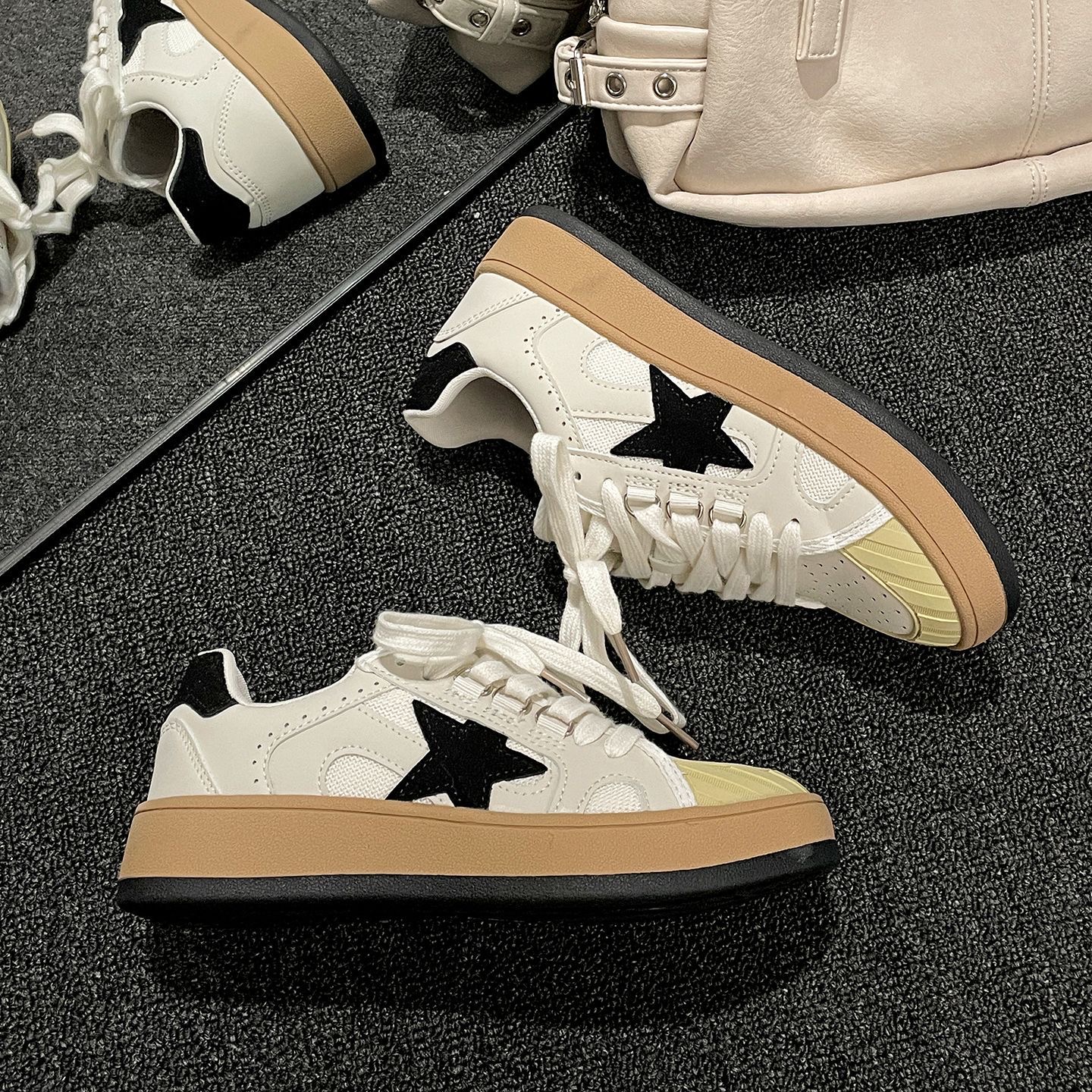 百搭休闲板鞋德训鞋星星小白鞋女