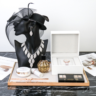 样板房厨房摆件轻奢衣帽间装饰品摆件衣柜橱柜陈列摆设模特项链