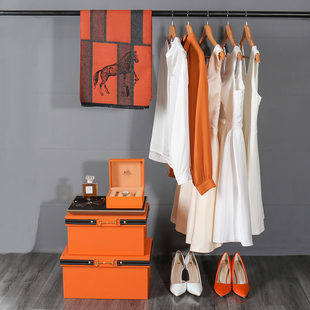 样板房间衣帽间衣柜橙色轻奢陈列装 饰品摆件收纳箱围巾样板房服饰