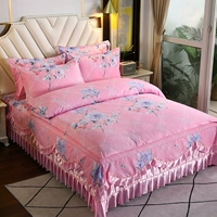 Тихие слушание цветочниц с двумя засоры спят с четырьмя частями