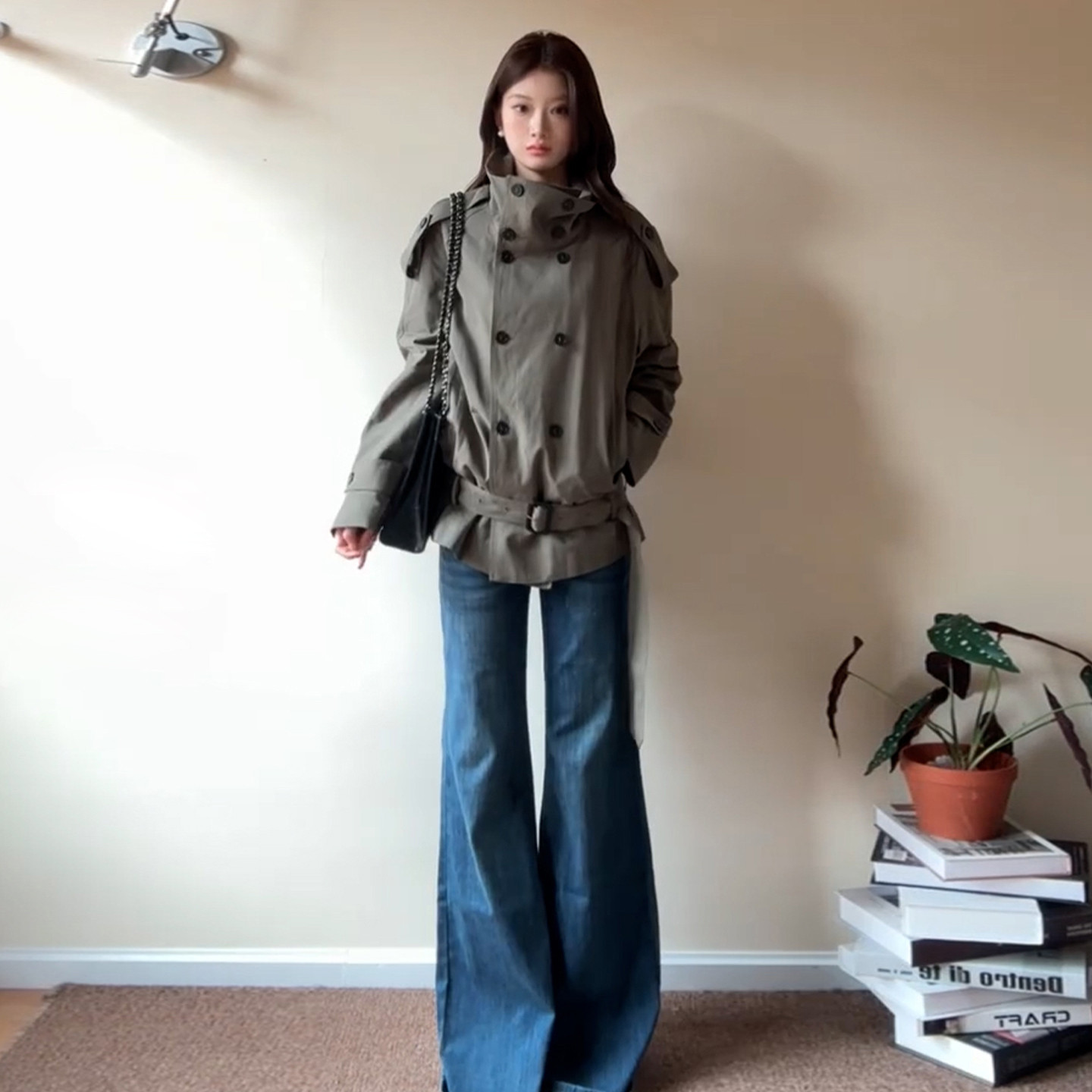 秋季流行英伦风绿色外套女春秋2026新款早秋巨好看韩系设计感上衣