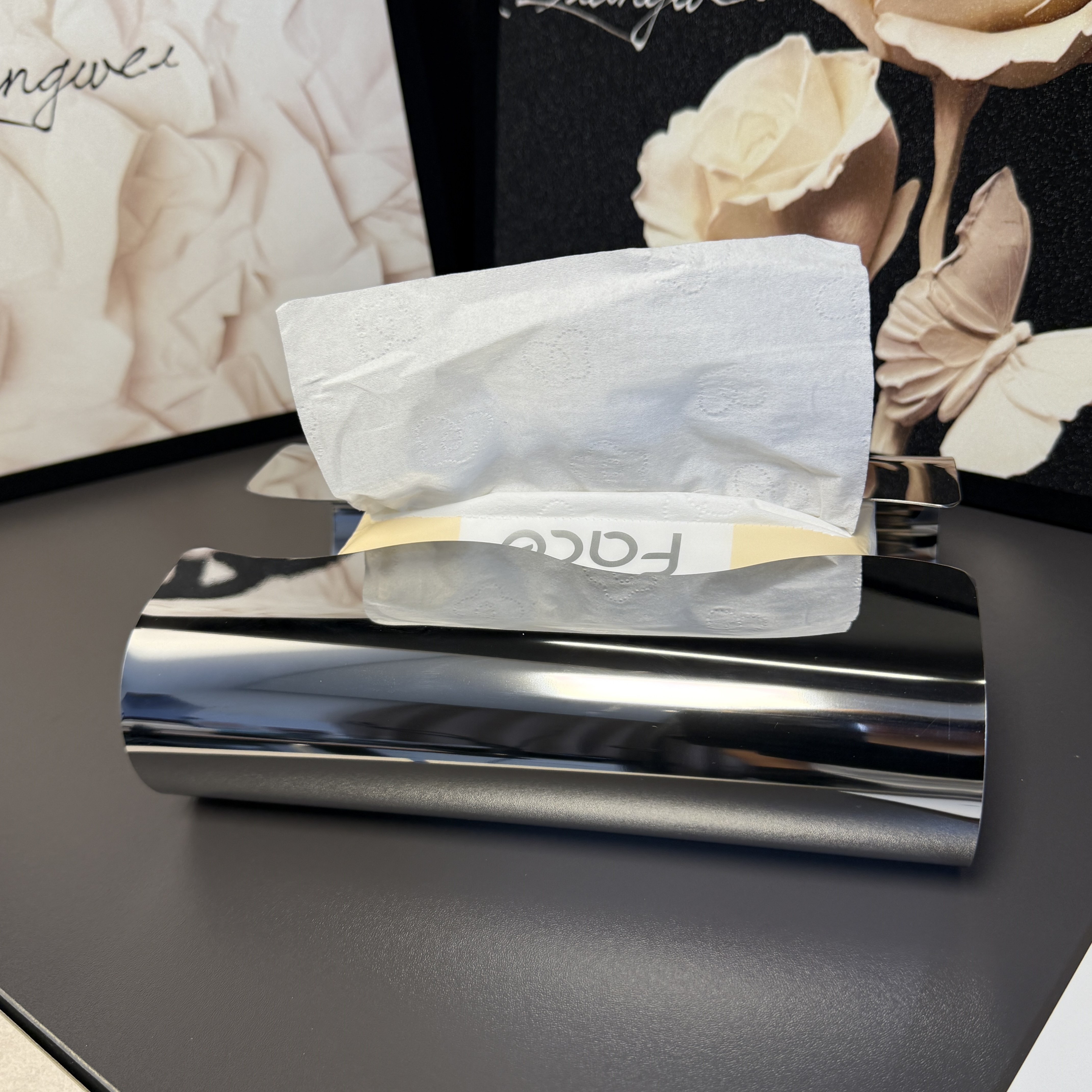 北欧轻奢风不锈钢纸巾盒家居客厅创意抽纸盒桌面高级感纸巾装饰盒