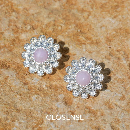 CLOSENSE紫锂辉水晶银色雏菊耳饰