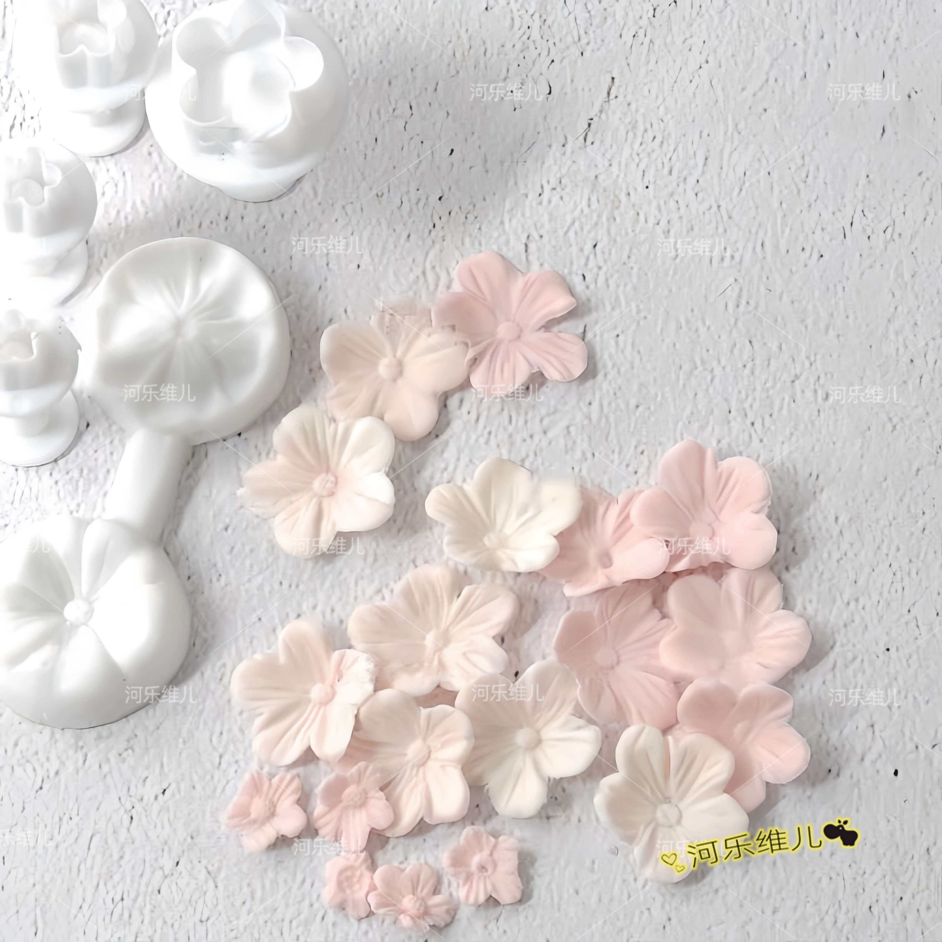 河乐维儿硅胶花瓣樱花梅花对压模具五瓣花翻糖小花弹簧塑料切模