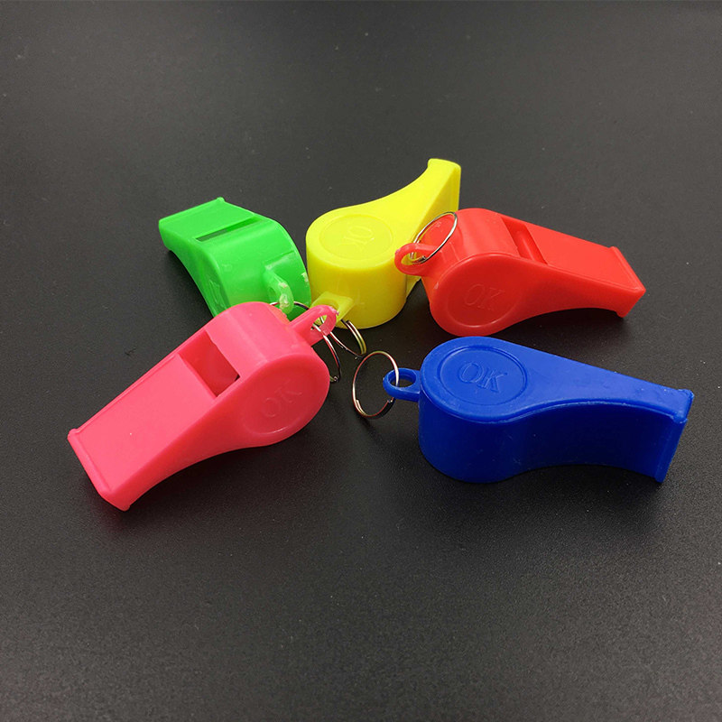 ok塑料口哨儿童玩具礼品加油吹6字哨子裁判哨球迷挂绳运动会