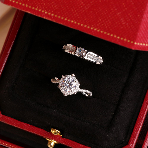 【王室庄园】一克拉结婚仿真男女钻戒微镶奢华对戒婚礼用道具戒指