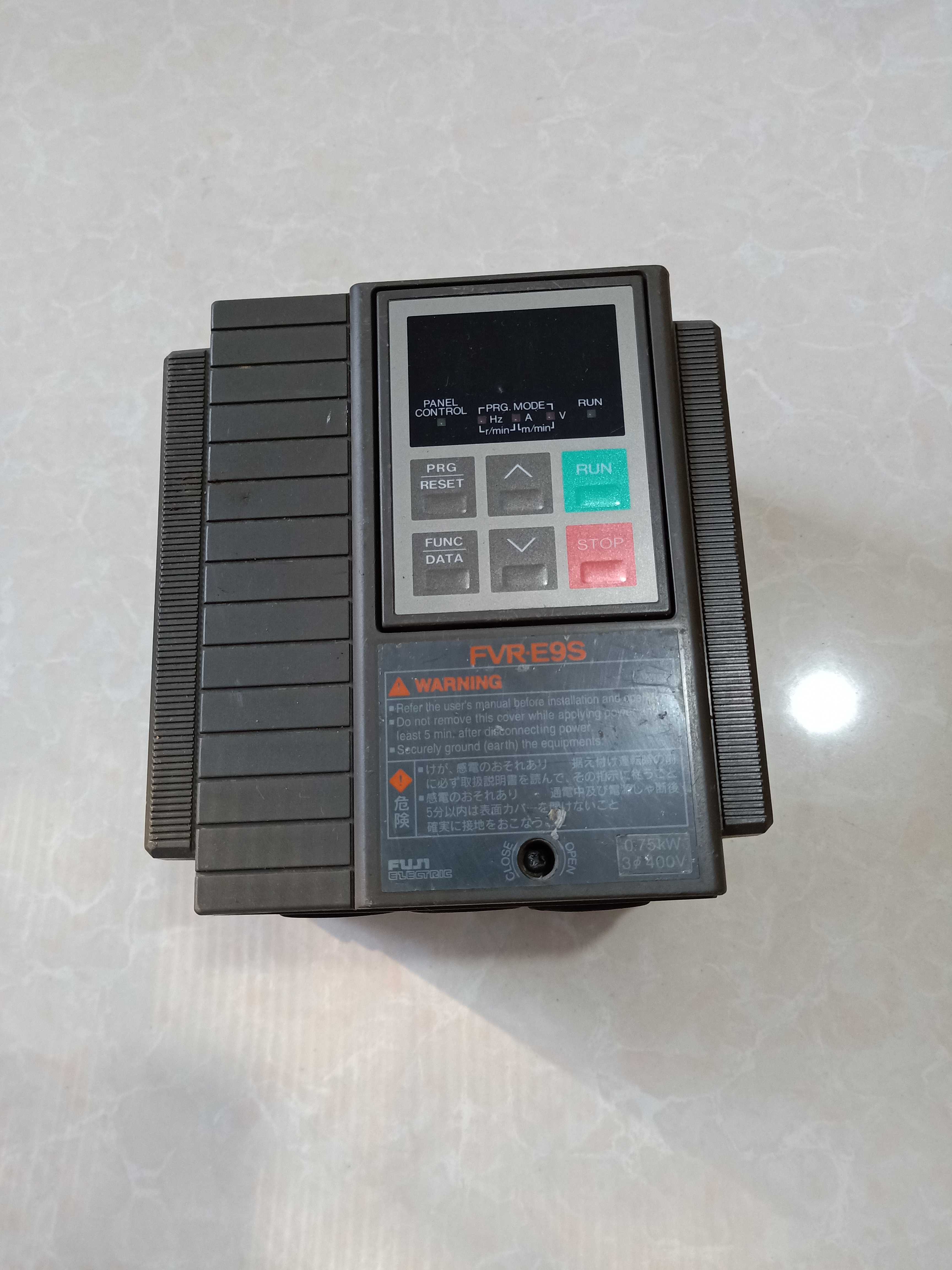 二手 富士变频器 FVR0.75E9S-4JE 0.75KW 原装拆机 实物图工控