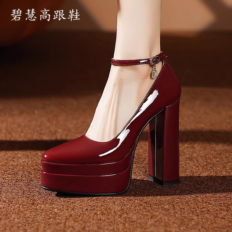 恨天高粗跟尖头防水台高跟婚宴鞋