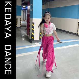 可达鸭家童装夏季新款甜酷女童短袖T恤多巴胺工装裤子爵士舞套装