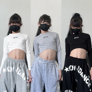 2025秋季新款童装潮酷女童修身露脐T恤长袖少儿爵士舞街舞上衣