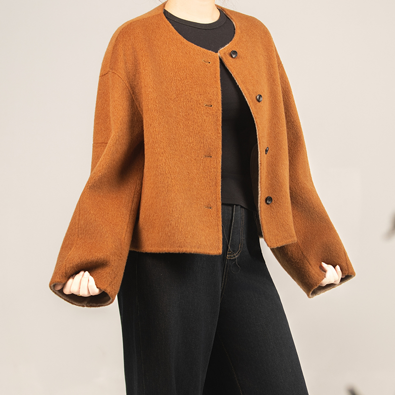 2025秋冬新款100%羊毛小香风圆领上衣小个子显瘦双面呢外套通勤女 - 封面