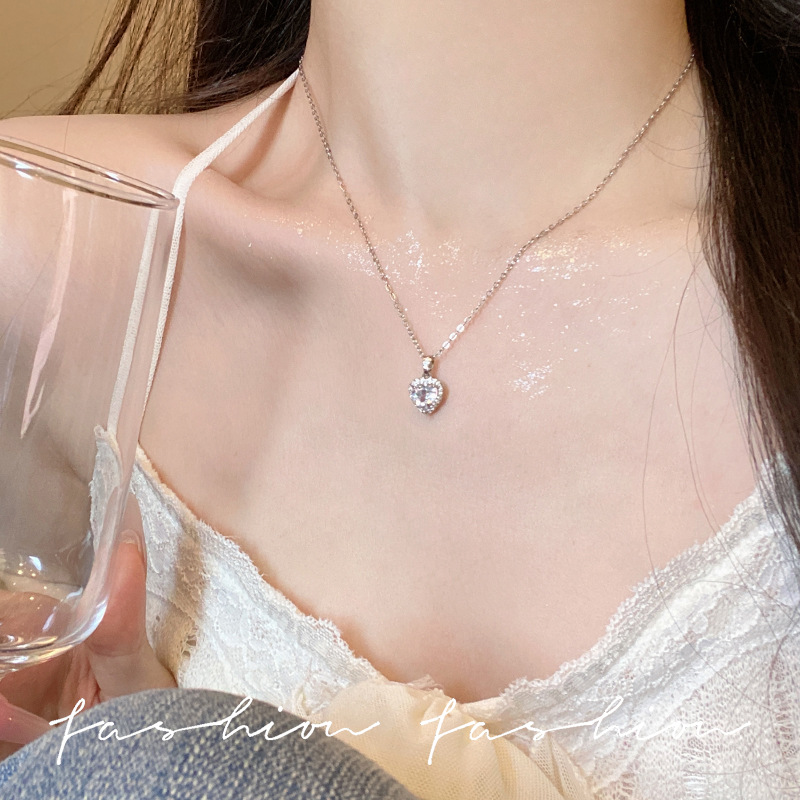 闪锆爱心微镶设计感女锁骨链