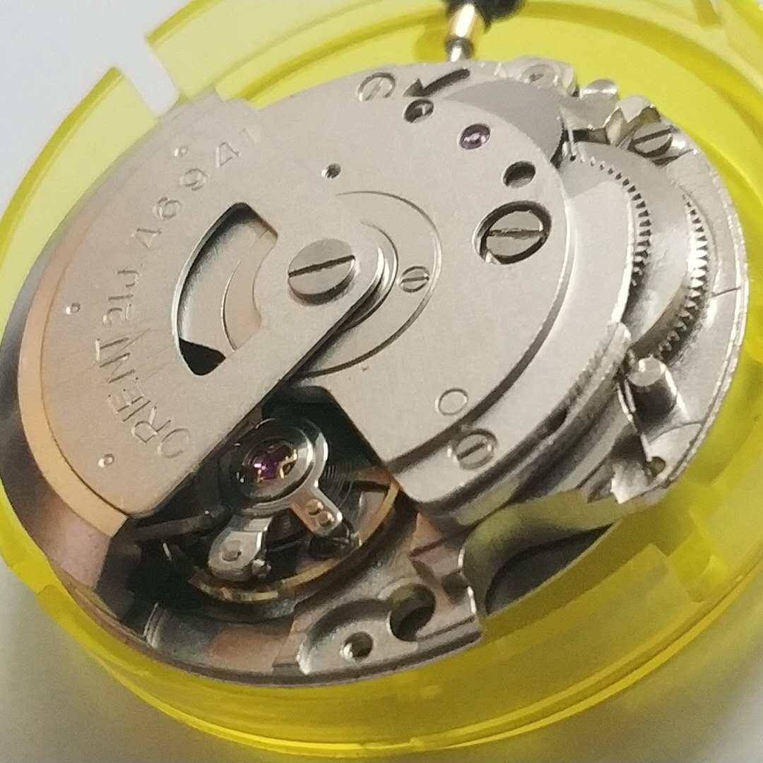 原装日本东方双狮46941 46943双历机芯 翻新机 走时准确