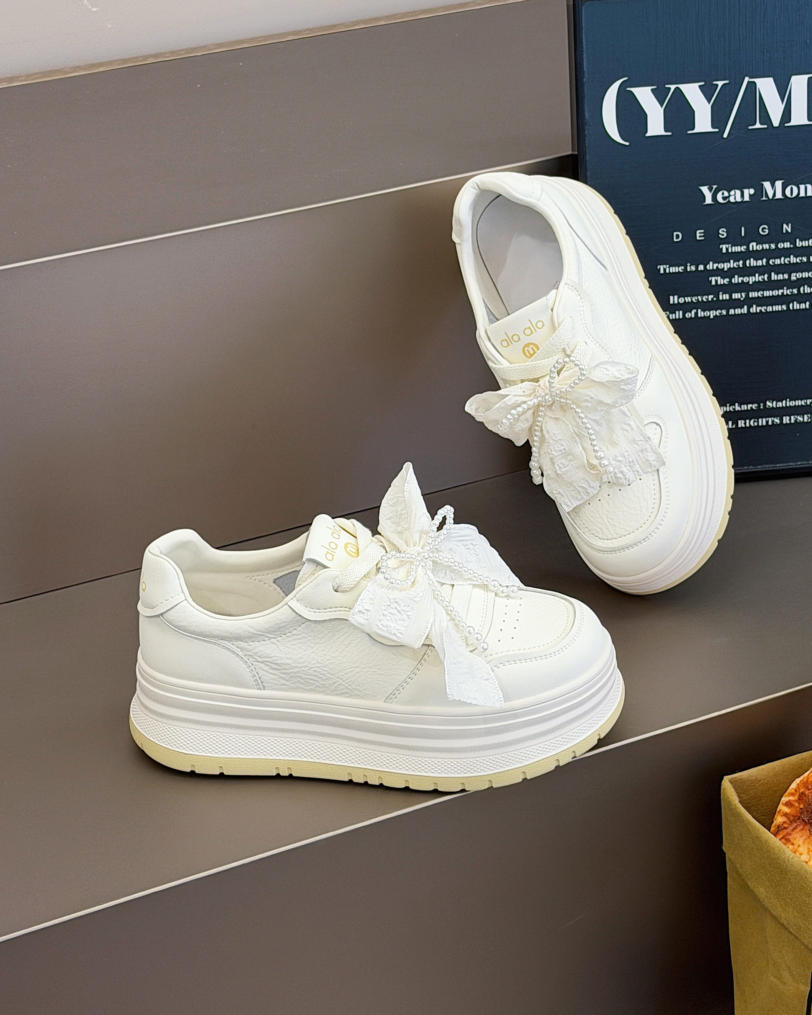 超火厚底小白鞋女款2026年春季新款增高板鞋爆款百搭休闲鞋运动鞋