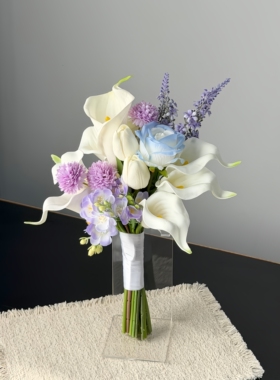 紫色高级感马蹄莲领证手捧花束