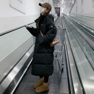黑色羽绒服女冬季2025新款韩版宽松学院风加厚中长款90白鸭绒外套