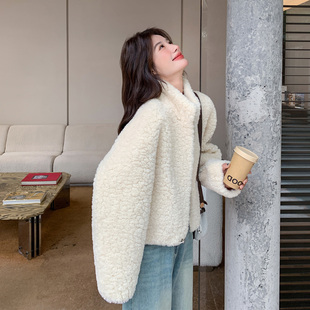 米白色软糯皮毛一体羊羔毛外套女2025冬季小个子洋气保暖短款棉服