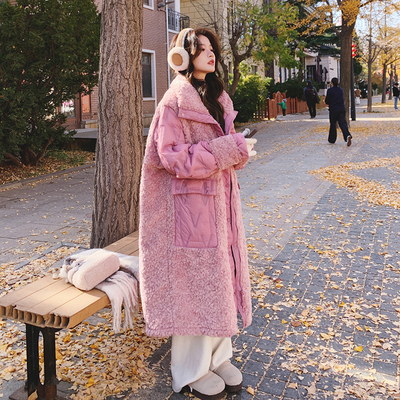 粉色羊羔毛拼接羽绒服女冬季2025新款高级感超好看长款白鸭绒外套