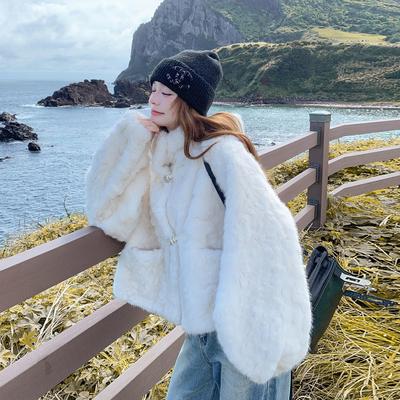 白色软糯毛绒绒厚外套女冬2025新款巨好看短款皮毛一体羊羔毛棉服