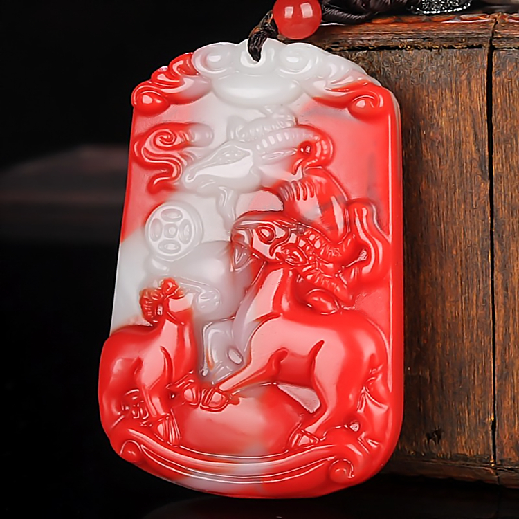 天然和田玉鸡血玉生肖羊吊坠男女款和田彩玉三阳开泰玉羊项链挂坠