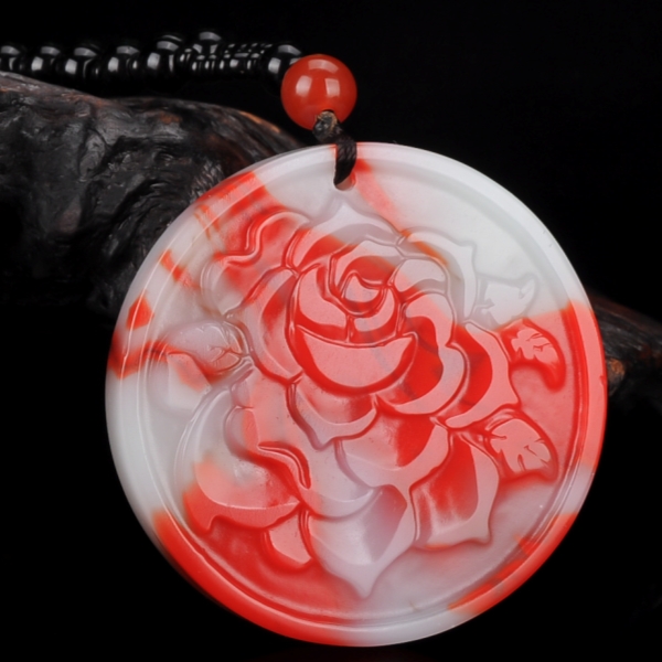 天然新疆和田玉花开富贵玉牌牡丹花吊坠毛衣链保平安牌鸡血玉挂件