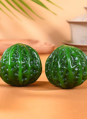 天然新疆和田玉核桃手把件