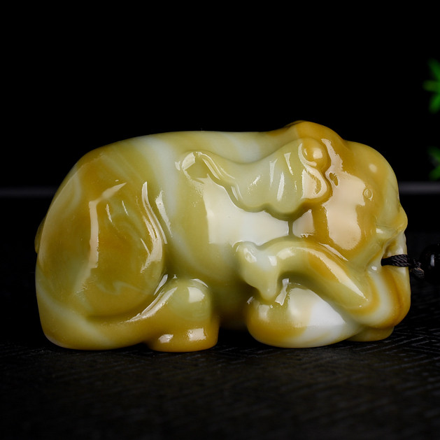 天然新疆和田玉糖料福象手把件把玩件大象挂件吉祥如意大象手把件