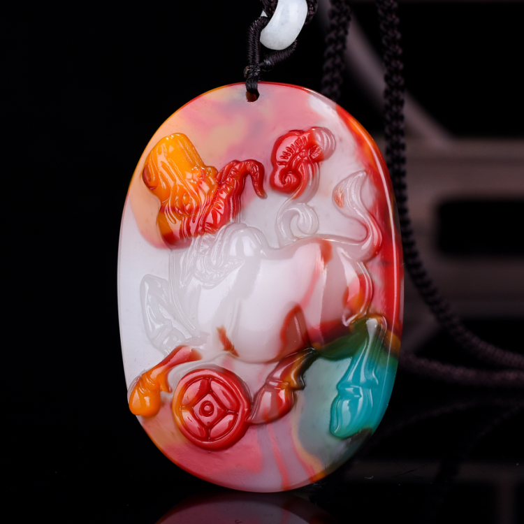 天然和田玉生肖牛吊坠天然彩玉鼠牛虎兔龙蛇马羊猴鸡狗猪挂件