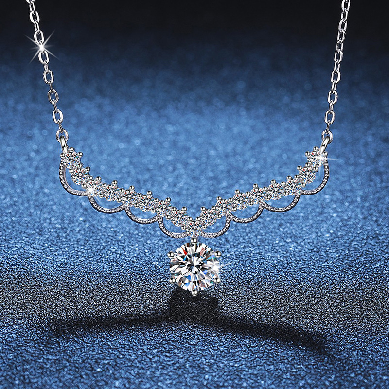 S925银镀18K金PT950铂金镶嵌1克拉D色莫桑石吊坠轻奢波浪羽翼项链