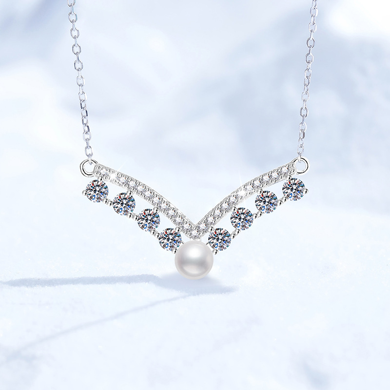 S925银镀18K金PT950铂金镶莫桑石项链V形女王款天然淡水珍珠项链