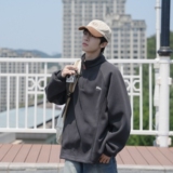 深灰色