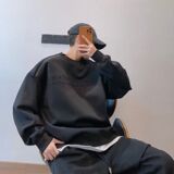 黑色