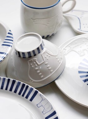 一出口日本可爱北极熊陶瓷手绘釉下浮雕餐盘饭碗马克杯咖啡杯水杯