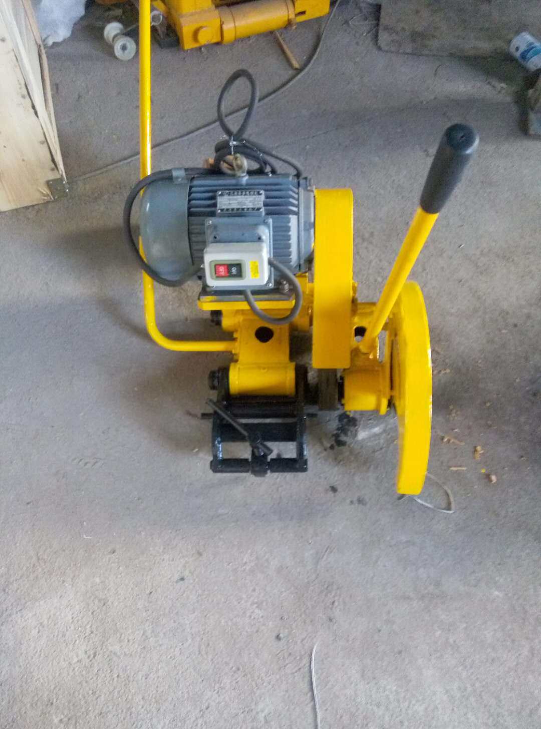 dqg-4电动钢轨切割机 线路维修电动钢轨切割机 便携式钢轨切割机