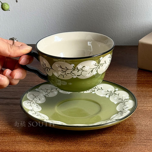 中古风橄榄绿青苔碎花咖啡杯