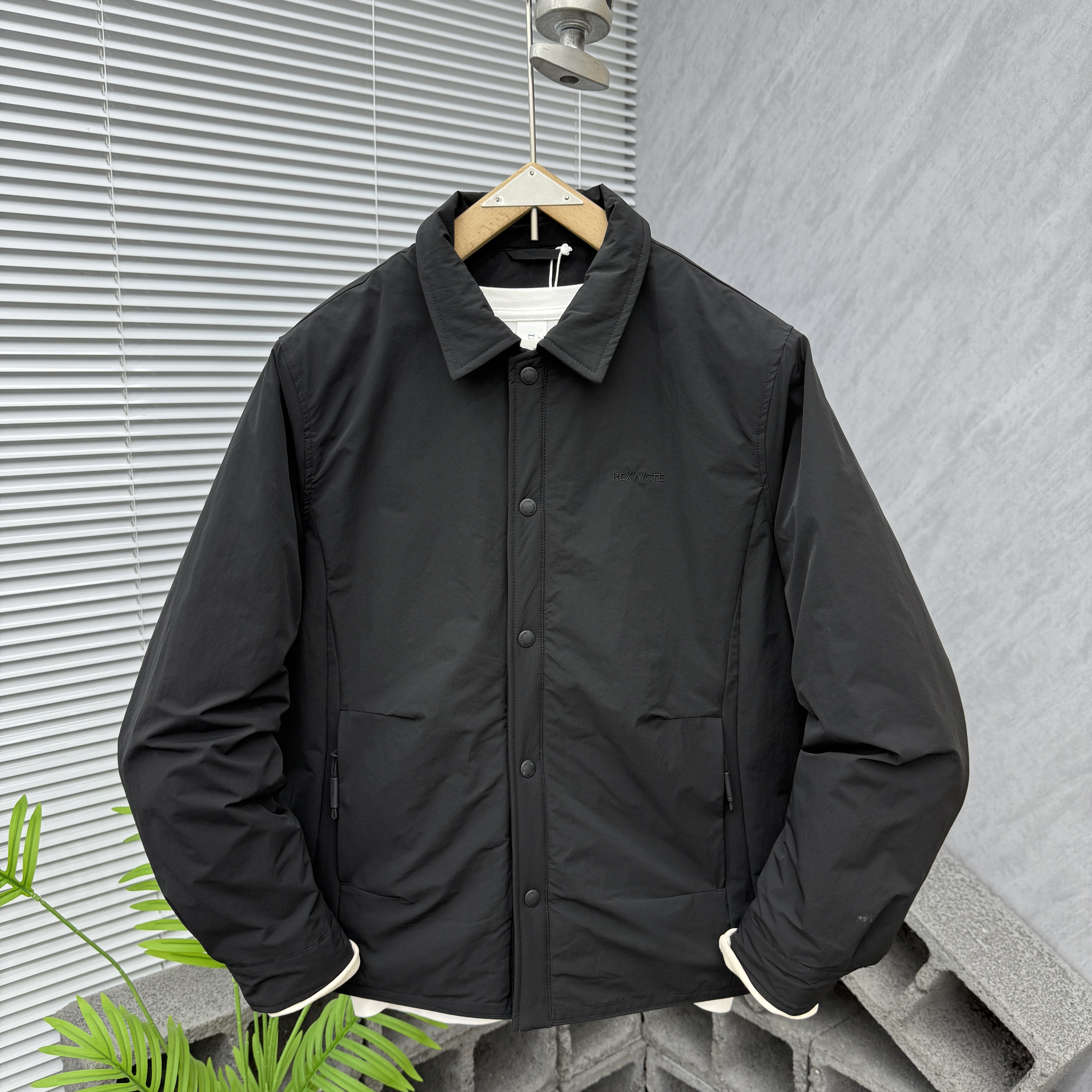 轻薄翻领羽绒服男士冬季款时尚简约保暖白鸭绒外套衬衫款羽绒夹克